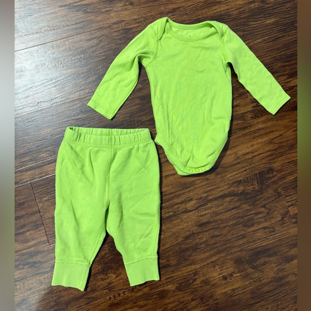 Hanna Anderson set 💚